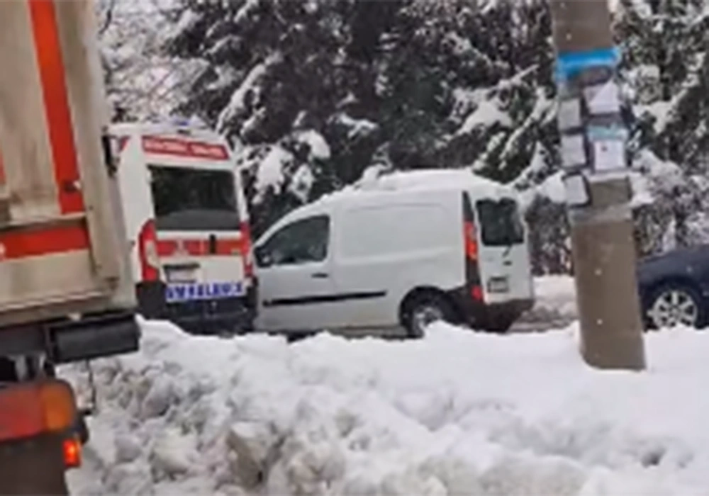 Хитна заглавила у бањалучком колапсу: Узалуд ротација и сирена
