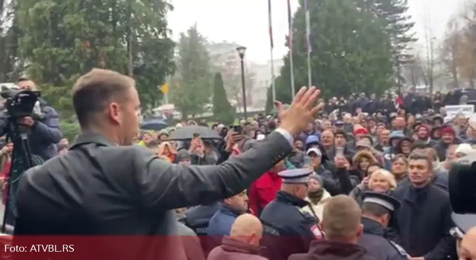 Станивуковић распустио скуп, тражи састанак са руководством Владе и Народне скупштине