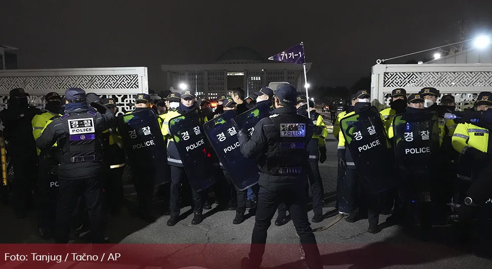 Отворена истрага против јужнокорејског предсједника због проглашења ратног стања