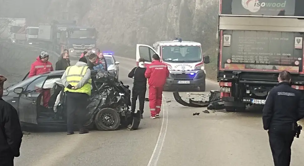 Жесток судар код Добоја, обустављен саобраћај