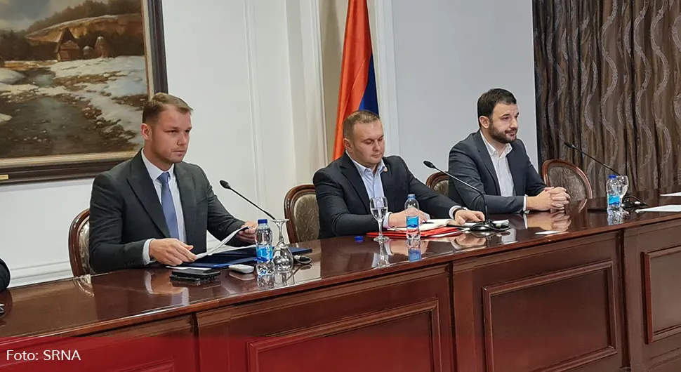 Сједница Савеза општина и градова Републике Српске - показати јединство