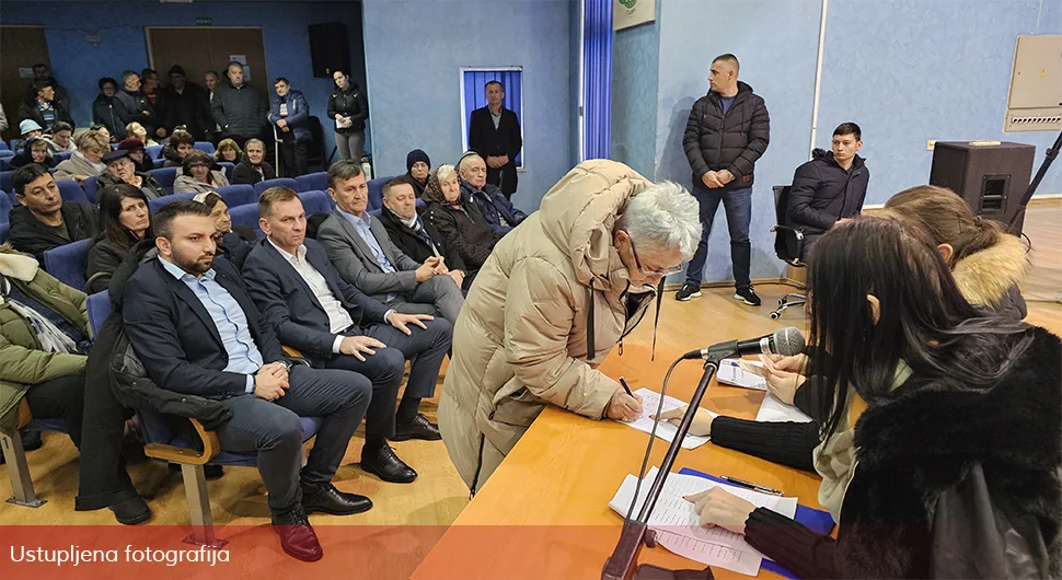 Угљевик не заборавља хероје: Породицама погинулих бораца и војним инвалидима уручено по 150 КМ