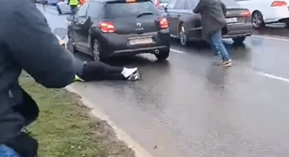 Објављен снимак када је дјевојка ударена аутом на протесту