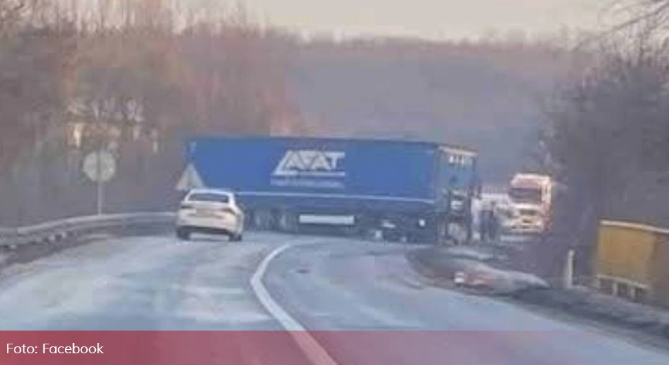 Судар два камиона код Добоја