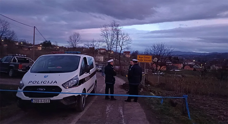 Седам домаћинстава евакуисано из зоне клизишта: 'Стање апокалиптично'