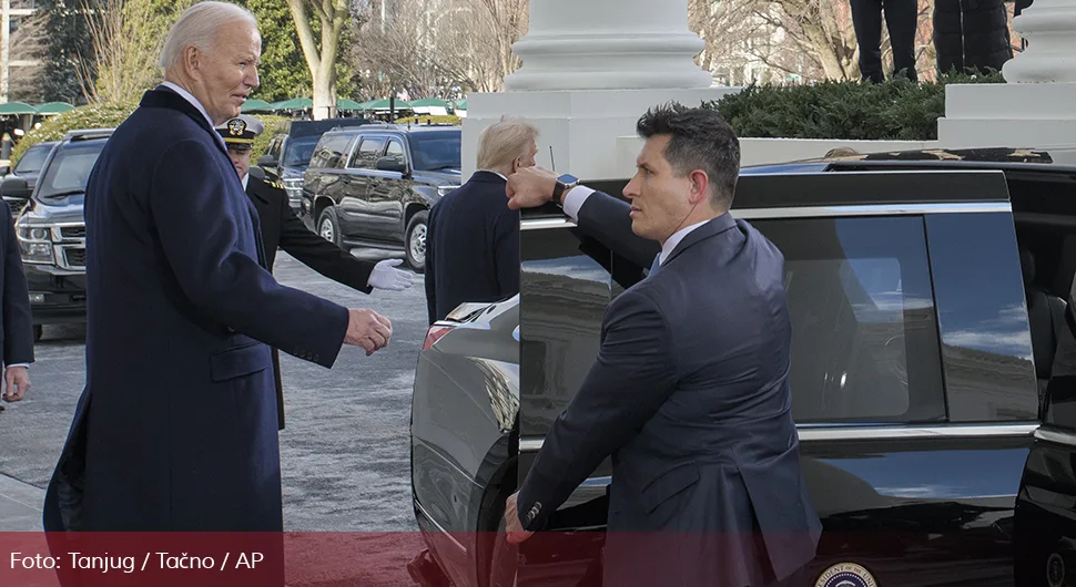 О чему су Трамп и Бајден разговарали у аутомобилу