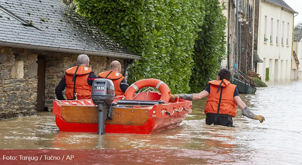 У олуји Херминија три особе повријеђене, 13.000 људи остало без струје