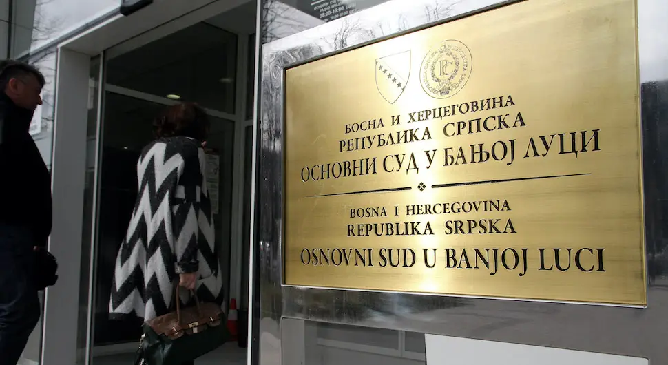 Свједок одбране: Предраг и синови жртву држали док је лежао потрбушке