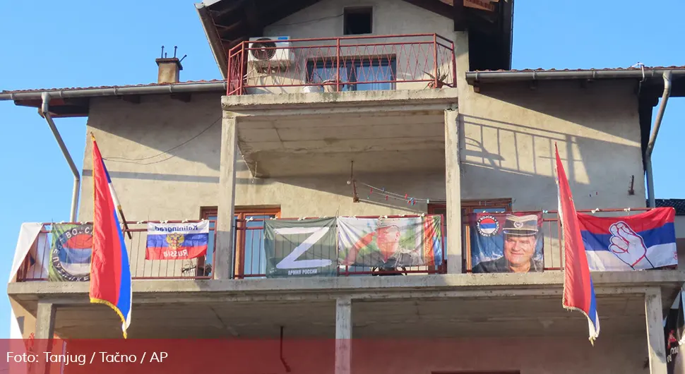 Заставе Српске, Србије и Русије широм Бањалуке