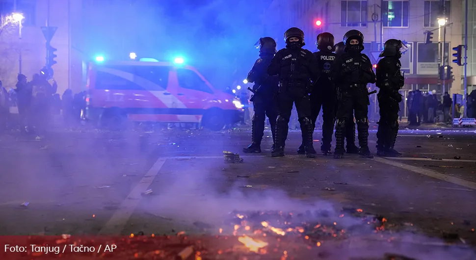 Трагедије у новогодишњој ноћи: Петоро погинуло због пиротехнике