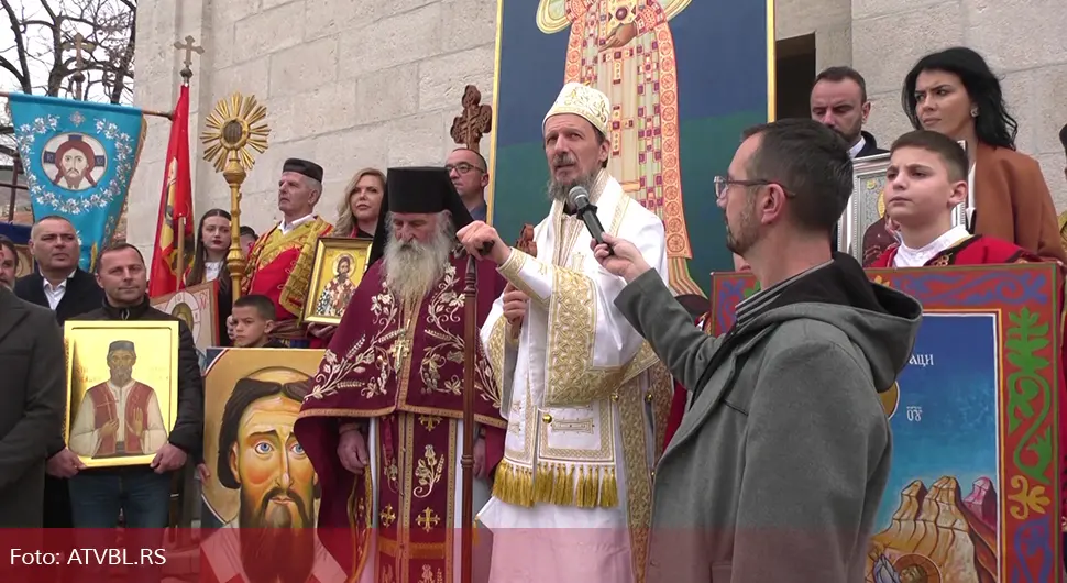 Бесједа владике Димитрија након узнемирујућег пребијања дјечака: Страдају нам дјеца и предајемо их улици