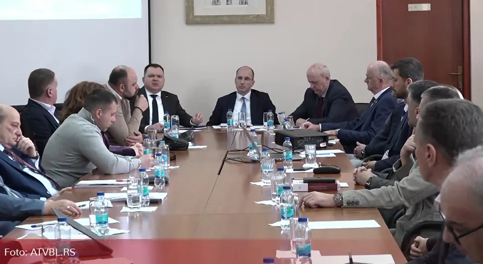 ''Ако сад не одбранимо институције, уставни систем више не постоји''