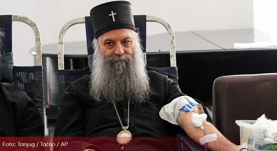Патријарх Порфирије учествовао у акцији добровољног давања крви