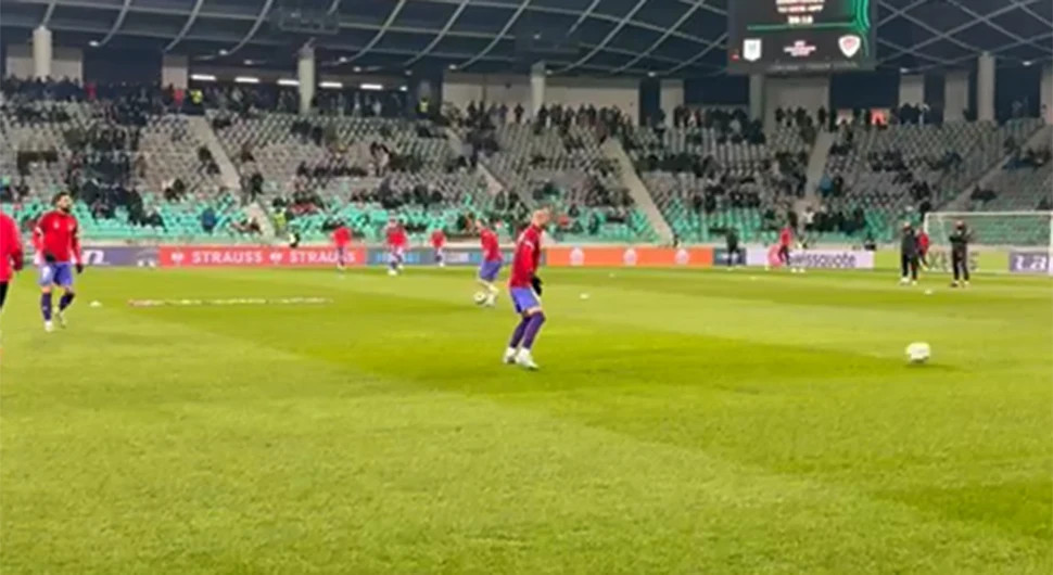 Трибине се пуне, велика подршка Борцу на Стожицама