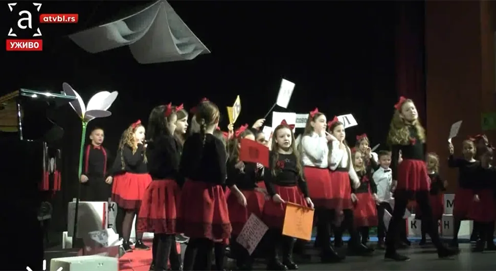 Требињски 'бубамарци' одушевили представом 'Ми смо дјеца азбуке'