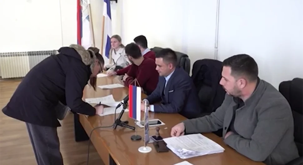 Потписани уговори о стипендирању најбољих студената