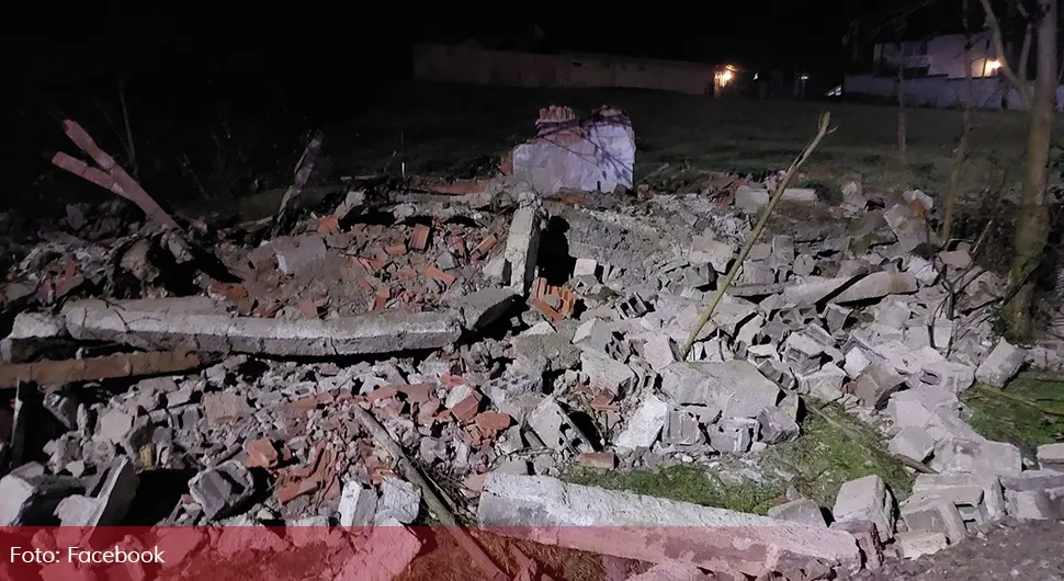 Камере снимиле тренутак пада куће на дјецу у Јабланици