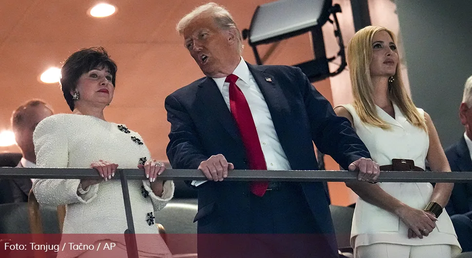 Нова рунда сукоба Трампа и Тејлор Свифт: Испрозивао је након финала Супербола