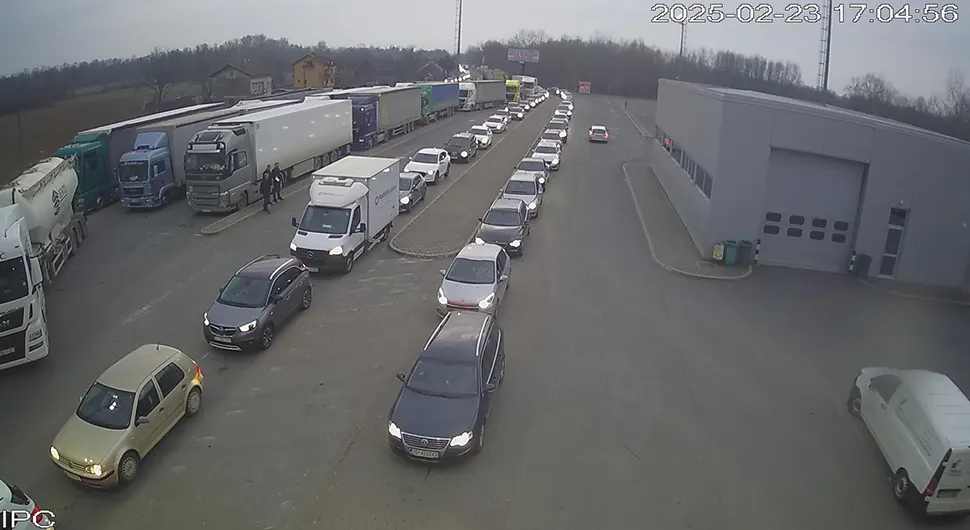 Гужва на више прелаза на излазу из БиХ