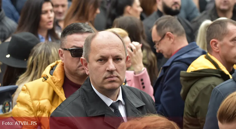 Петровић: Српска мора адекватно одговорити и заштитити институције
