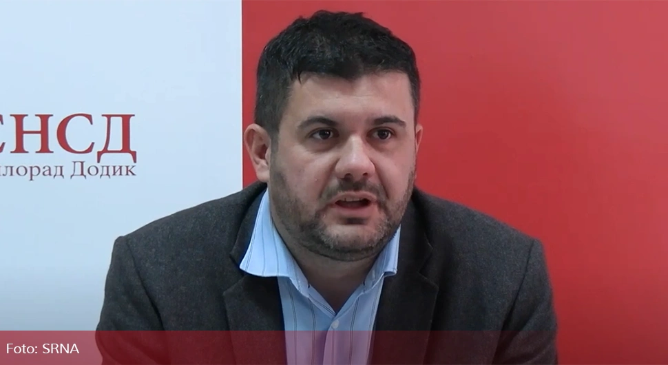 Шешлија: Божовић да не води унутарстраначку борбу преко леђа грађана