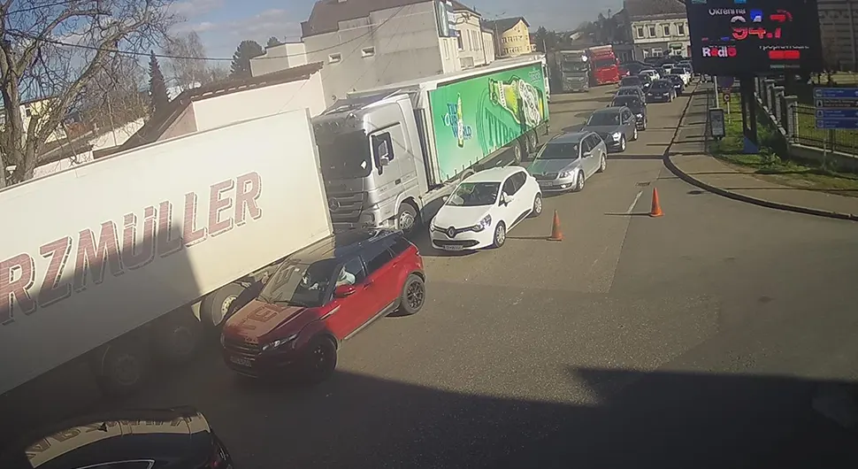 Појачане гужве на излазу из БиХ