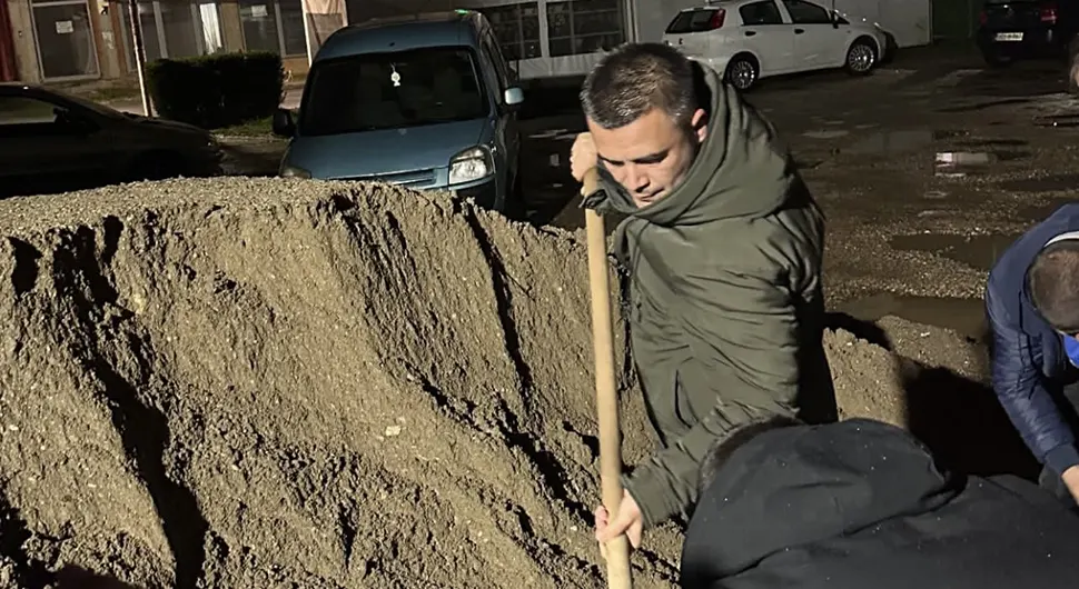 Штаб за ванредне ситуације општине Козарска Дубица оперативан и у току ноћи