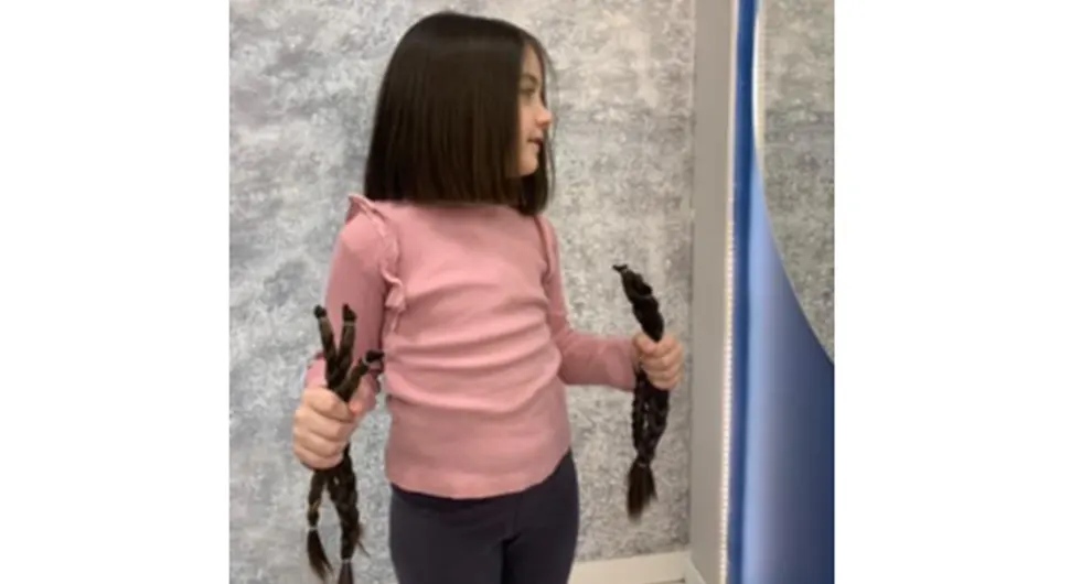 Хуманост од малих ногу: Катарина (6) донирала косу дјеци обољелој од малигних болести
