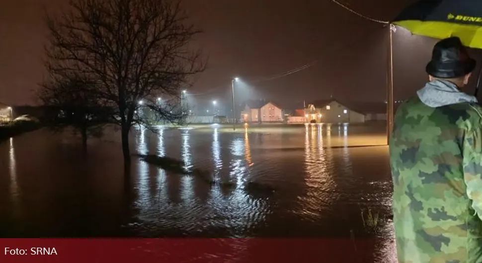Бојић: На подручју Лакташа вода ушла у 100 домаћинстава, надлежне службе на терену