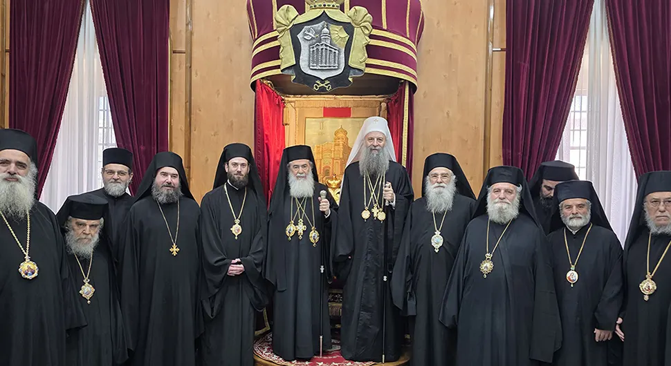 Патријарх јерусалимски Теофил угостио патријарха српског Порфирија