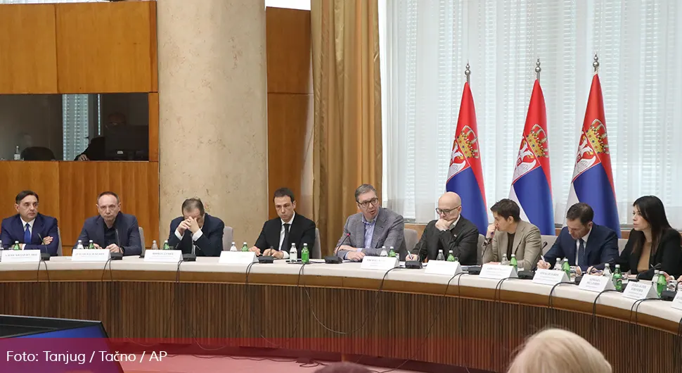 Вучић: Помоћи у рјешавању кризе у Српској уз поштовање Дејтонског споразума