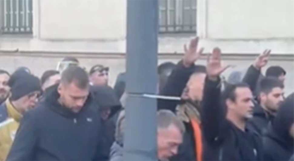Седам Хрвата приведено због нацистичких поздрава у Паризу