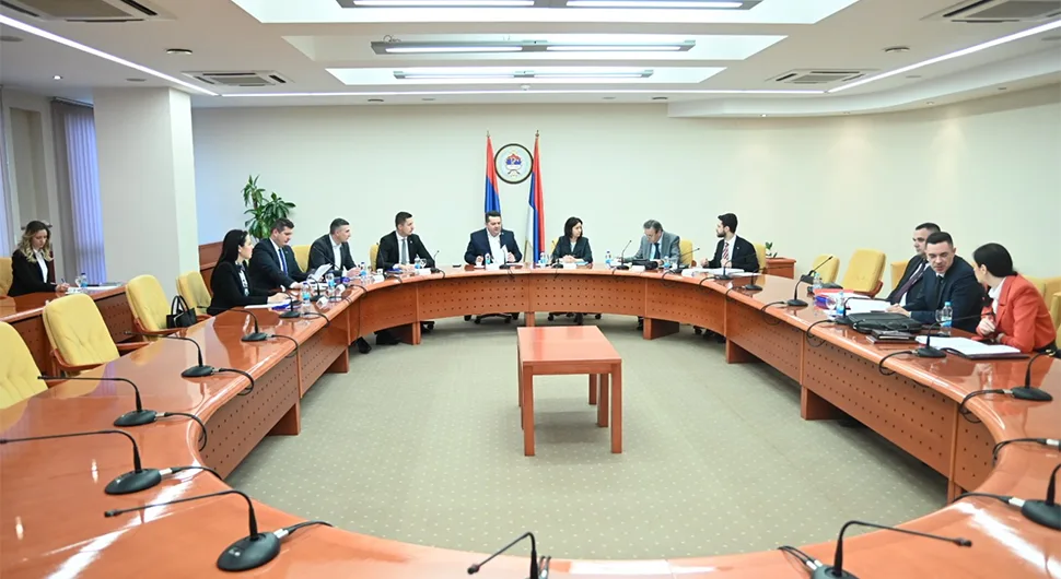 Одбор за уставна питања утврдио Нацрт устава Српске и доставио га Народној скупштини