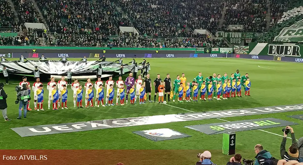 Звиждуци за играче Борца приликом представљања