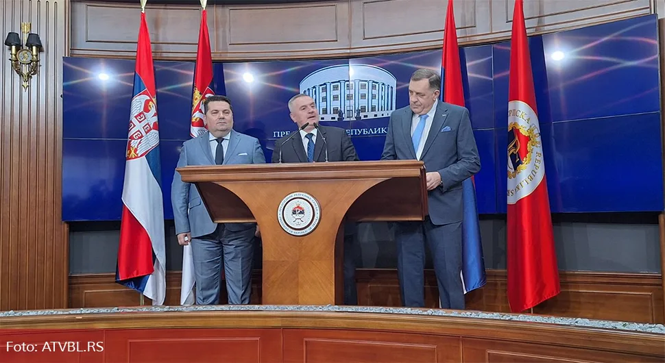 ПРЕНОС: Конференција за новинаре Милорада Додика, Радована Вишковића и Ненада Стевандића