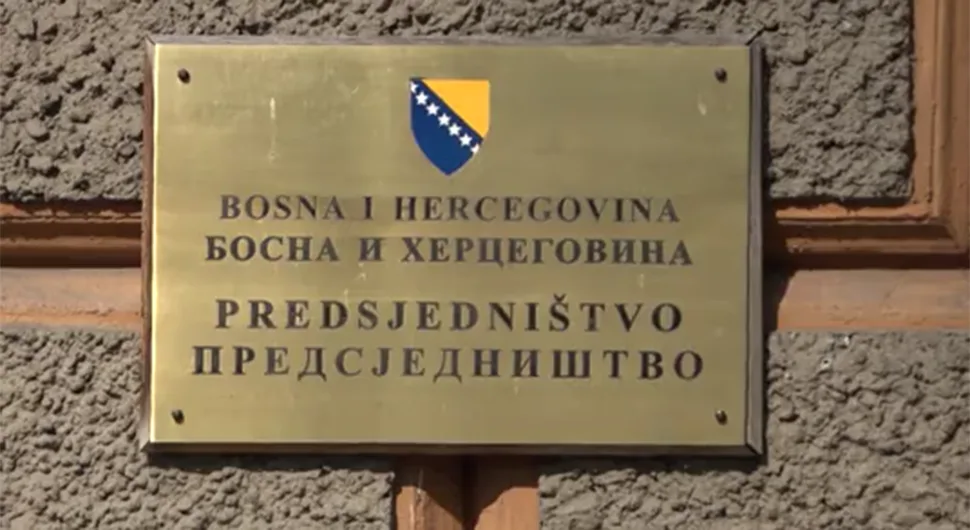 Амбасадори из Српске писали Комшићу и Бећировићу