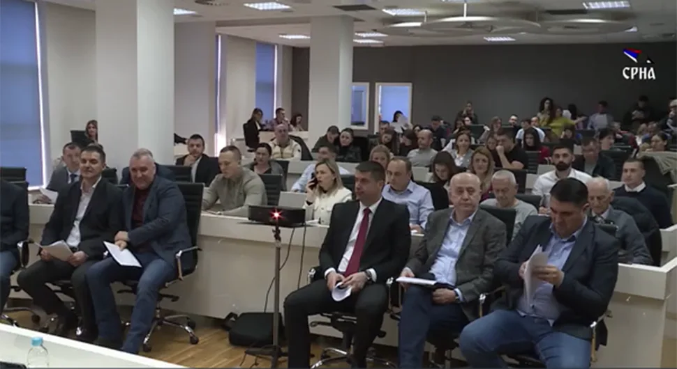 Одржана прва јавна расправа о новом уставу Српске