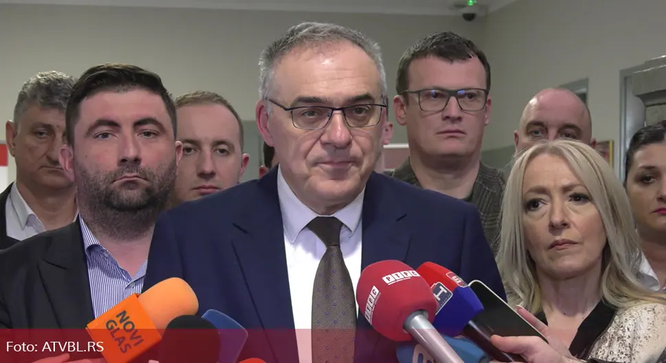 СДС се прогласио за лидера опозиције, Станивуковић стјеран у ћошак