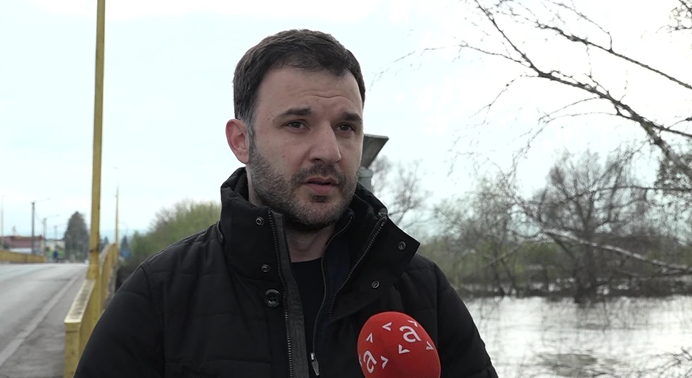 Јавор: Вода се повлачи, сутра све школе настављају са радом