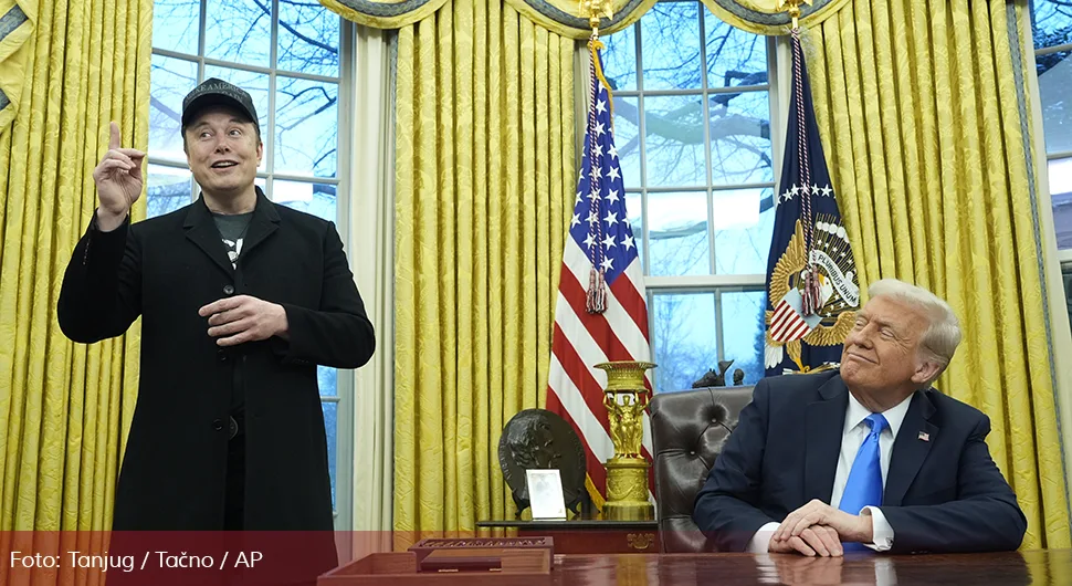Доналд Трамп запријетио Илону Маску