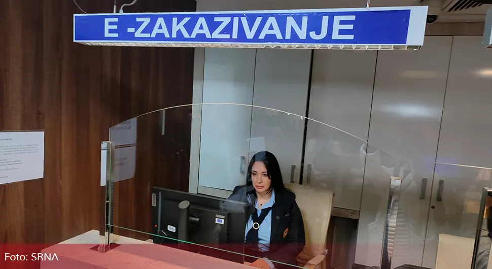 Представљен портал ''Е-услуге'': До личних докумената без гужве