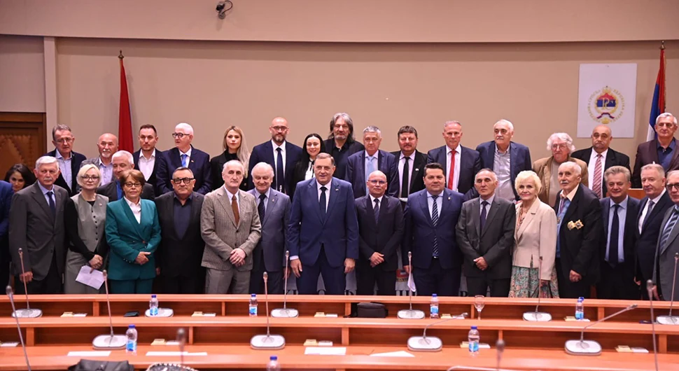 Додик: Форум побједа над флоскулом како постоје босански, хрватски, црногорски Срби