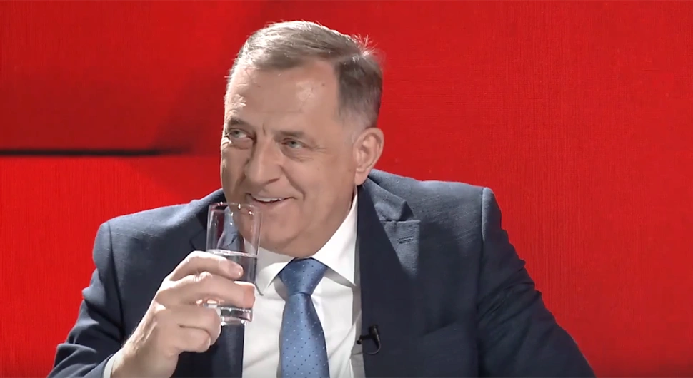 Зукан Хелез провалама насмијао Милорада Додика: Громада, он да објашњава