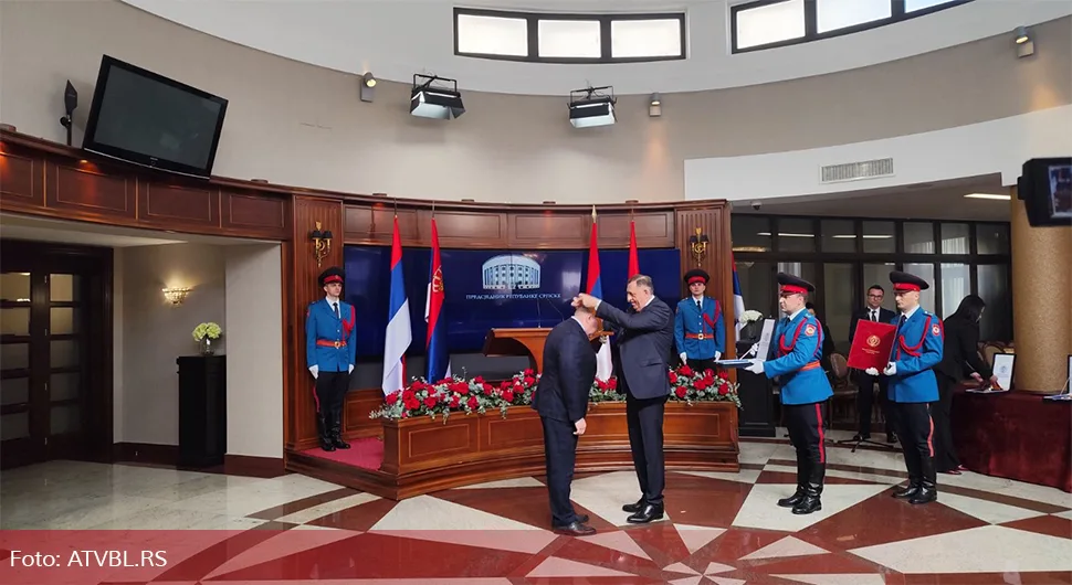 Кога је одликовао предсједник Српске