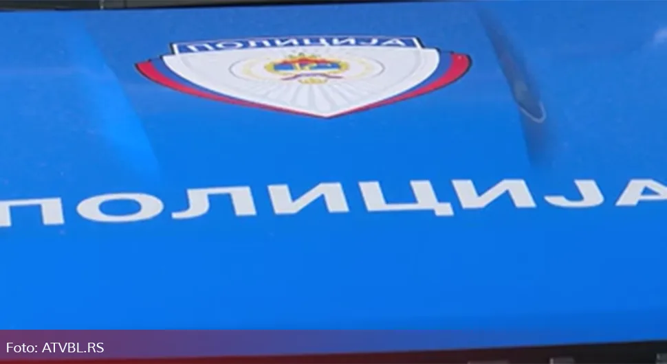 Гурнуо оца на дрва и пријетио да ће га убити до мрака