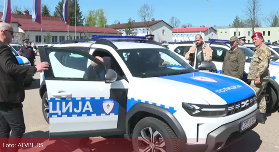 Возач ''мерцедеса'' ухапшен због давања мита