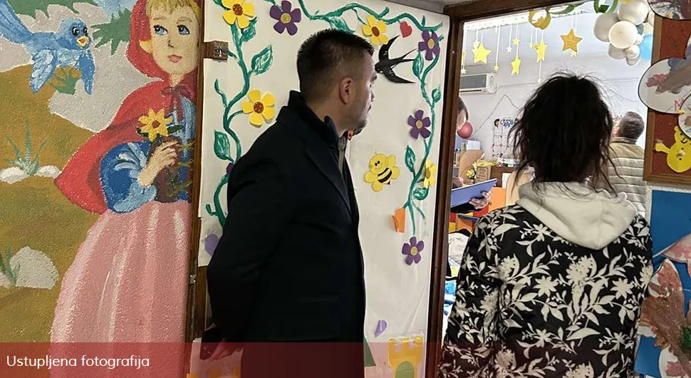 Начелник: Троје дјеце превезено у Дом здравља након урушавања фасаде у вртићу