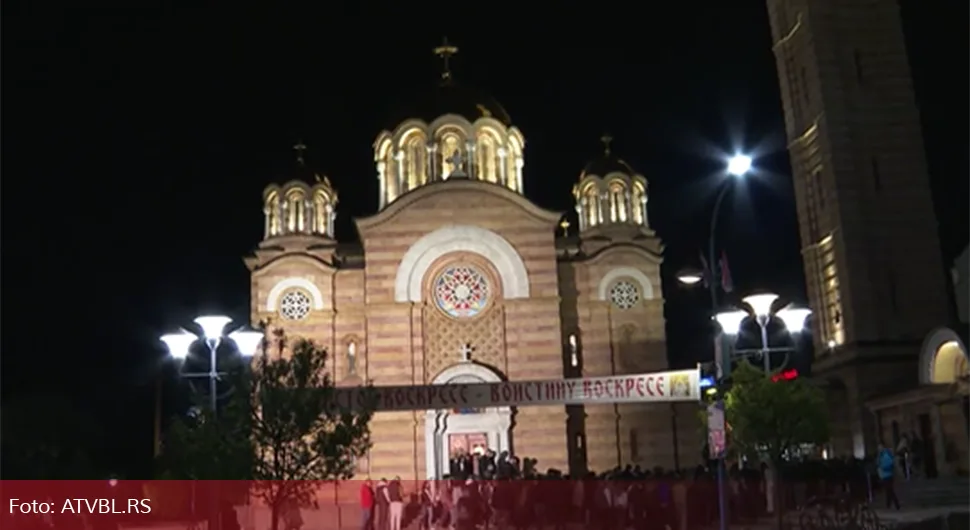 Литургија у поноћ, породична окупљања: Како Бањалучани прослављају Васкрс