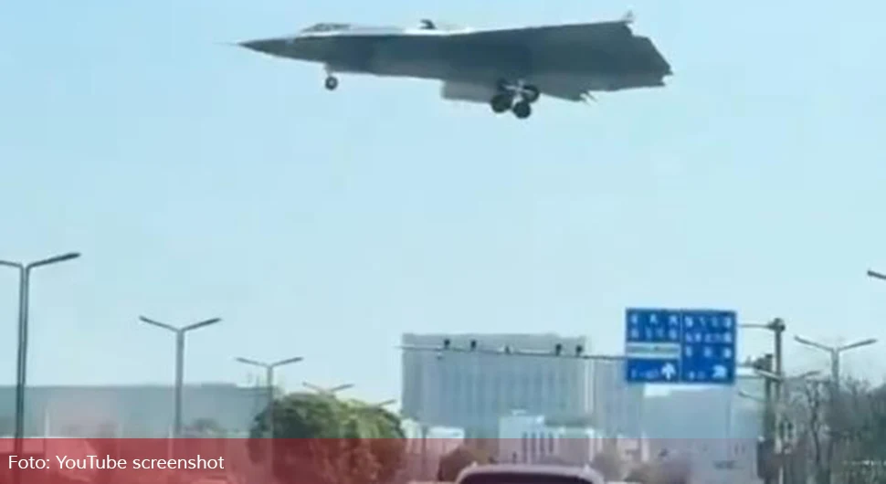 Кинески ловац слетио тик изнад ауто-пута