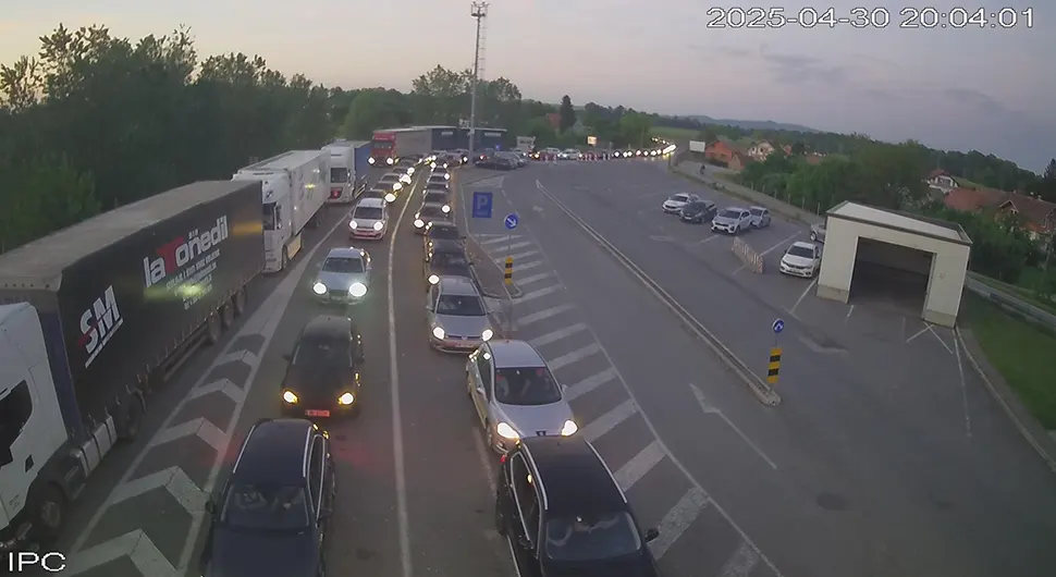 Појачан саобраћај на више граничних прелаза